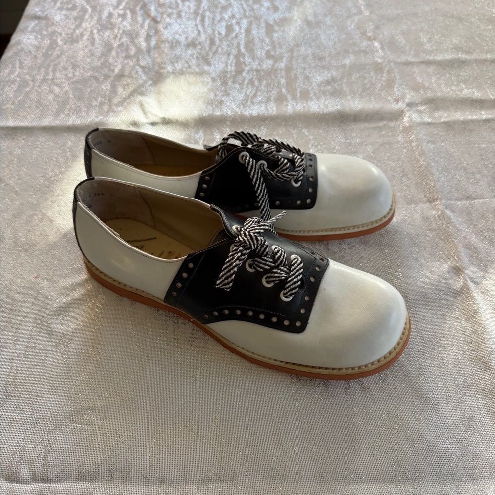 Rare VintageSaddle Shoes Stylish Black and White Women's Oxford Shoes
